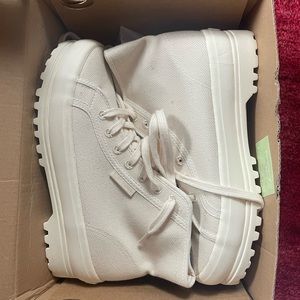 NWT Suprega Organic Cotton Alpina high tops in cream